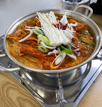 자작나무김치찜 이미지