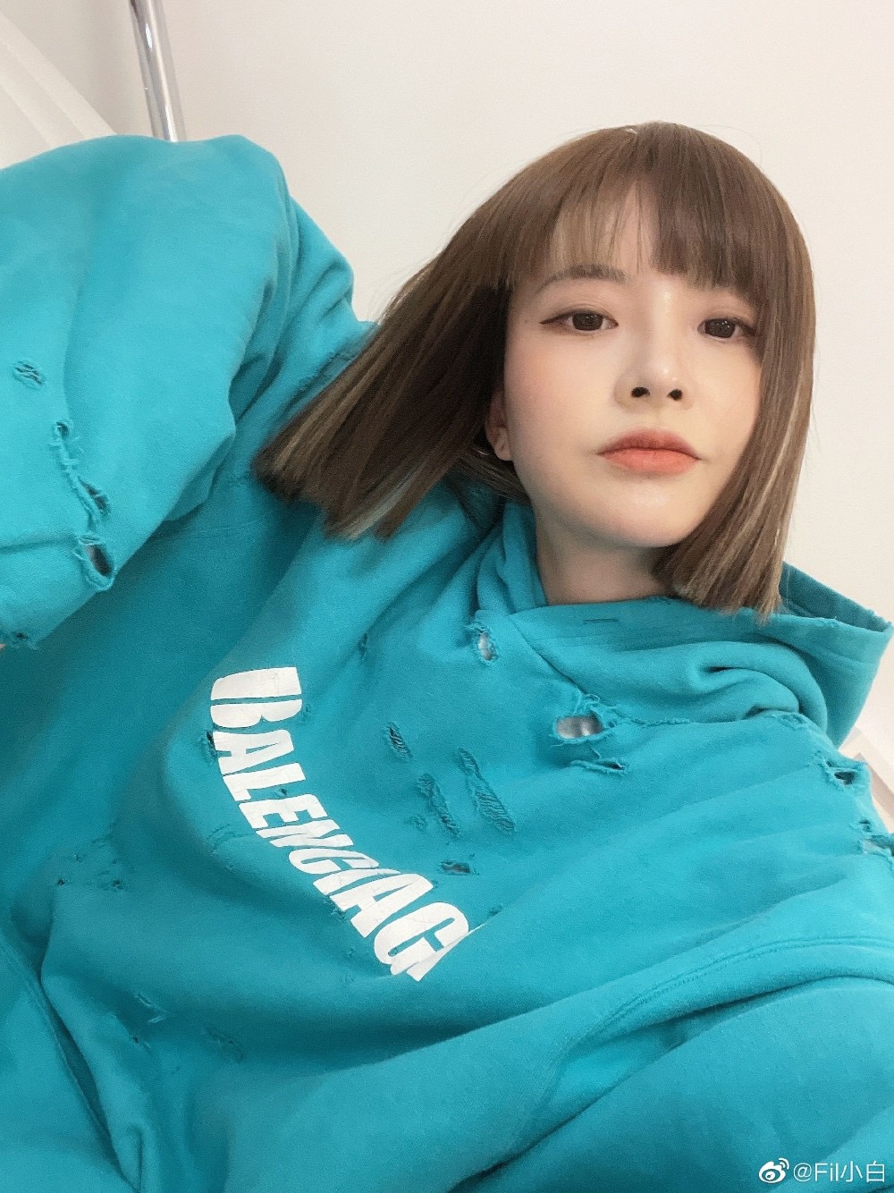  [BALENCIAGA] 발렌시아가 CAPS DESTROYED 스웨트 셔츠 후드 티셔츠 659403 (2 COLOR)