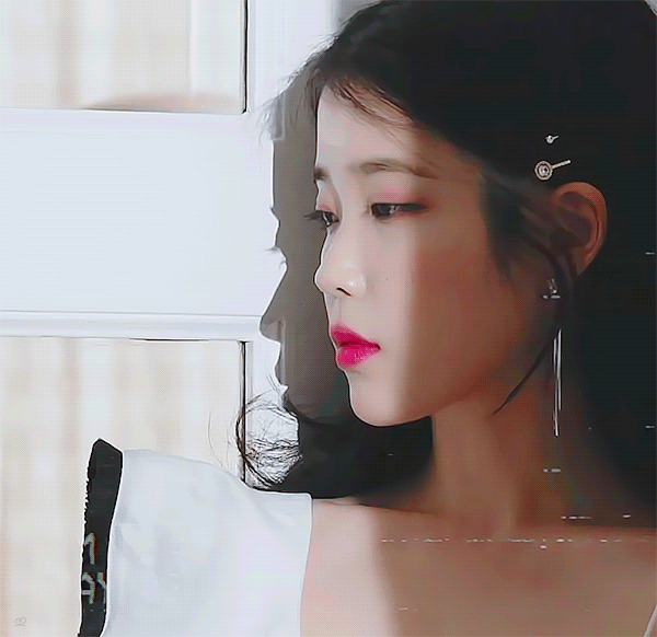  아이유 DAZED 화보 움짤