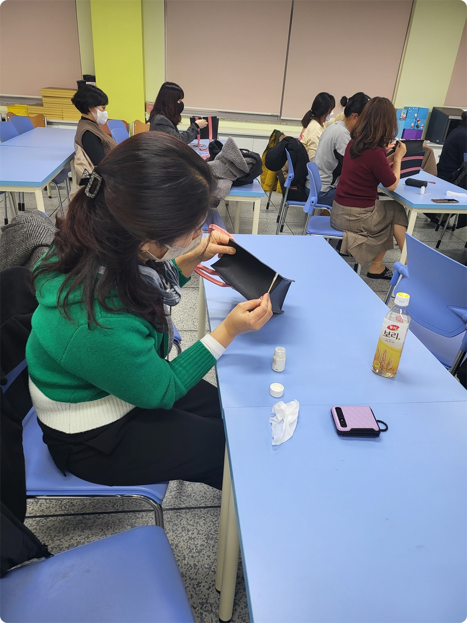  영덕군에 위치한 야성 초등학교 학부모 다문화 이해 교육 가죽공예 클래스 토드백 만들기 두번째 이야기 [포항 오유가죽공방]