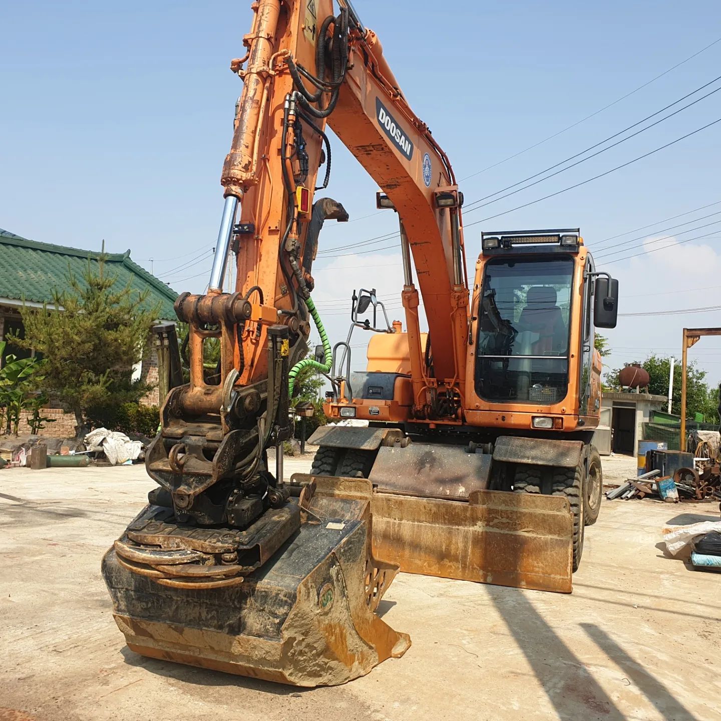  두산 DOOSAN  Dx140w 모델 2012년식 6100만원 판매합니다