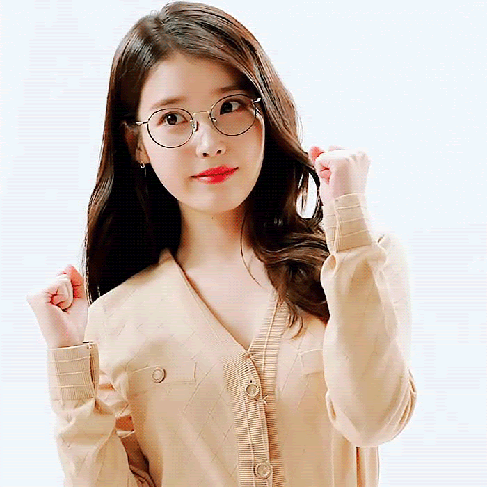  아이유 이브자리 움짤 gif