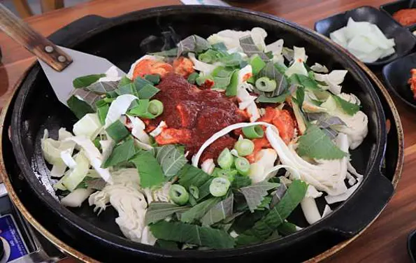 강촌우미숯불닭갈비