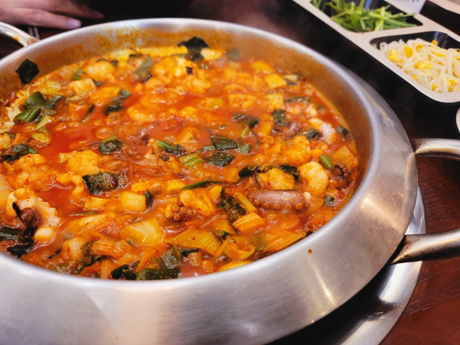 <사위식당 현대백화점 9