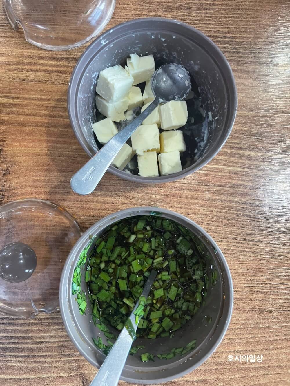 제주 대정읍 모슬포 맛집 한라전복 - 마가린과 부추 간장