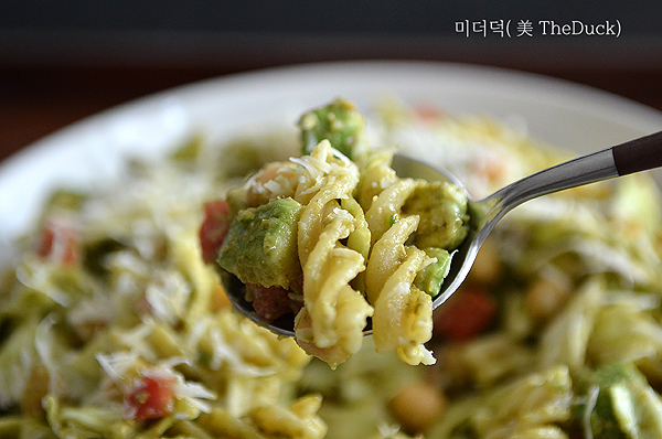 스푼으로 떠먹으면 맛있어요