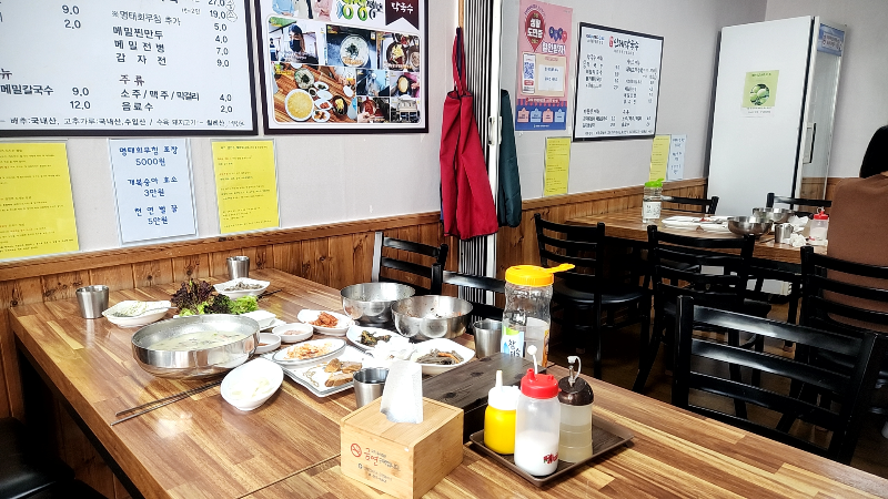 [인제 맛집] 인제막국수 / 막국수, 칼국수 전문점 - 의자 테이블