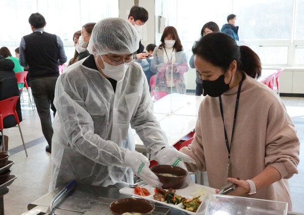 사)대한노인회 수원시 영통구지회 이미지