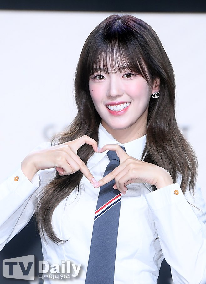 아이린이랑 닮았다는 말 소소하게 나오고 았는 여돌 비주얼...jpg | 인스티즈