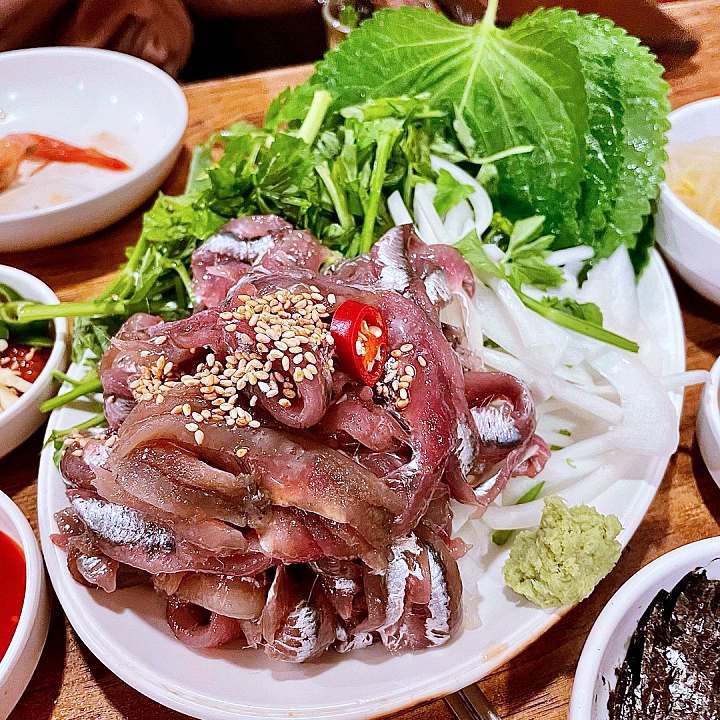 식객 허영만 백반기행 조성모 편 생 멸치회 정식 정성가득 계란말이 반찬 경주 맛집 소개