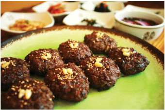 숯불한우떡갈비 순메밀막국수