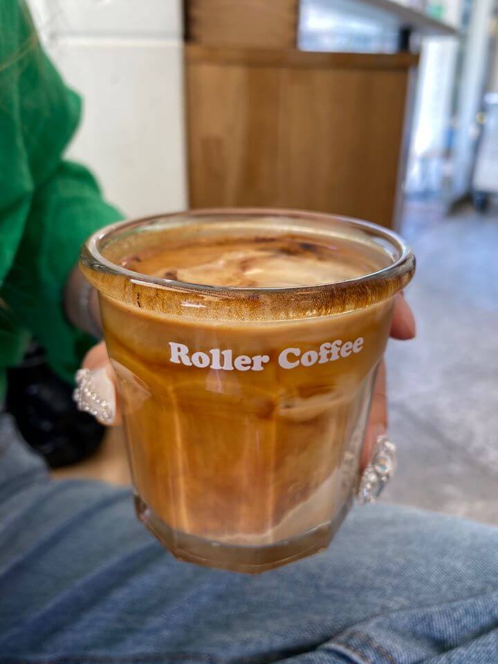  대구 반월당 카페 라떼 맛집 롤러커피 (ROLLERCOFFEE)