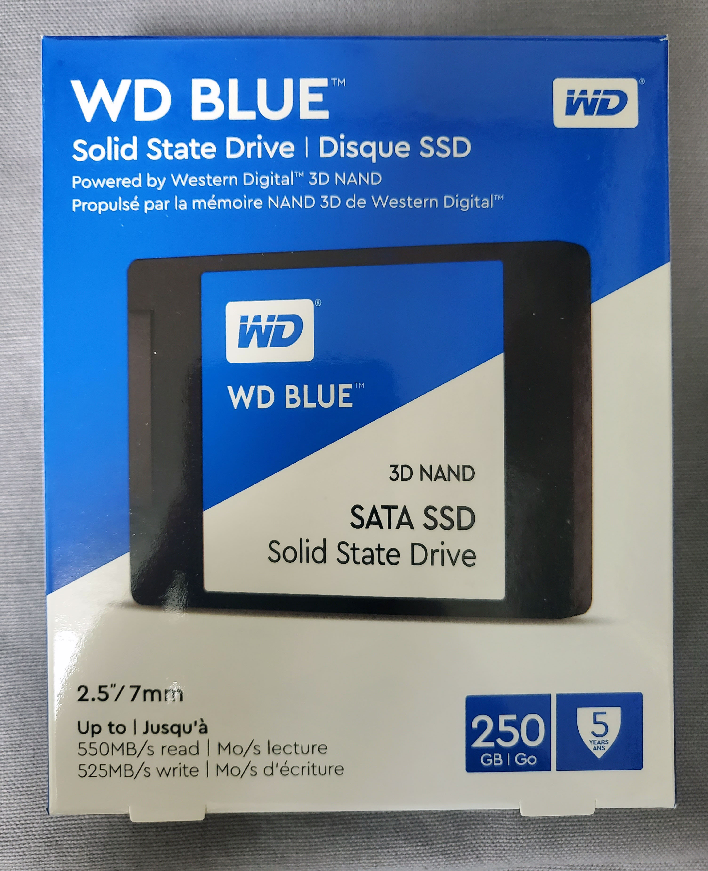 Western Digital Blue 250GB Package Front (WDS250G2B0A-00SM50)
