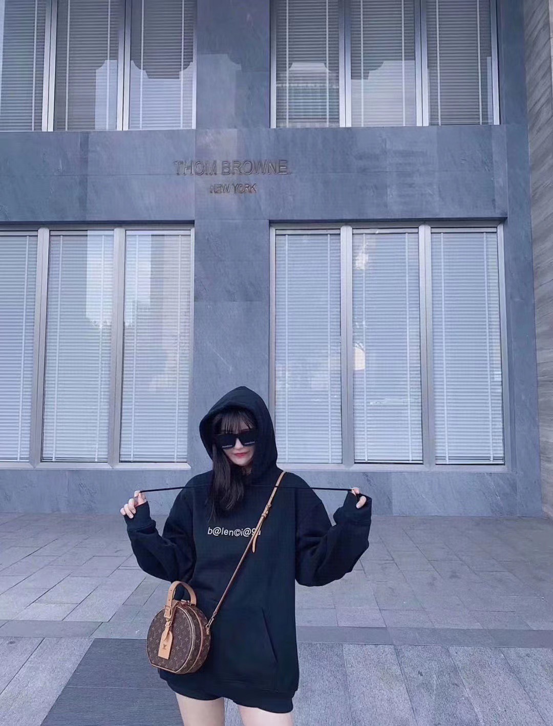  [BALENCIAGA] 발렌시아가 심볼릭 스웨트 셔츠 후드 티셔츠 570811 TIV51 1070 (3 COLOR)