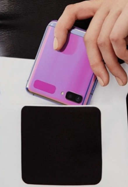 발매일 중급형 폴더블 핸드폰 삼성 갤럭시 Z 플립 3 4