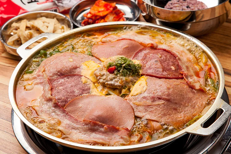 황금부대찌개 이미지