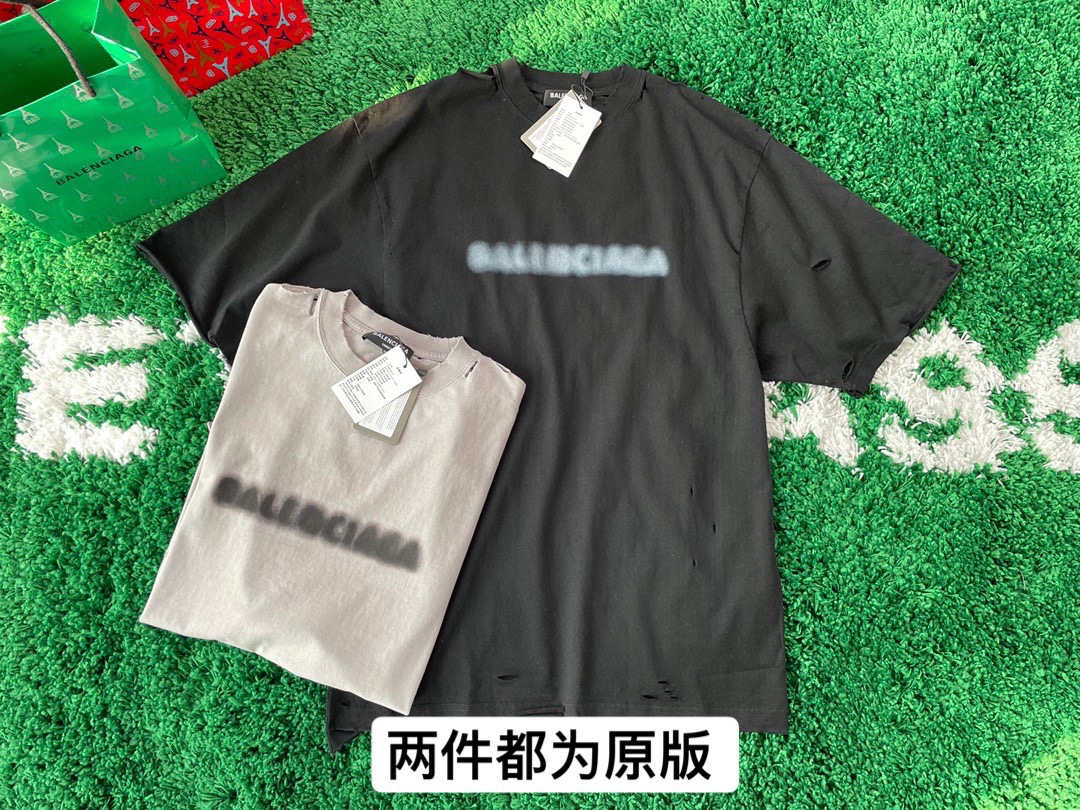  [BALENCIAGA] 발렌시아가 블러리 빈티지 반팔 티셔츠 661715 TKVD5 8174 (2 COLOR)