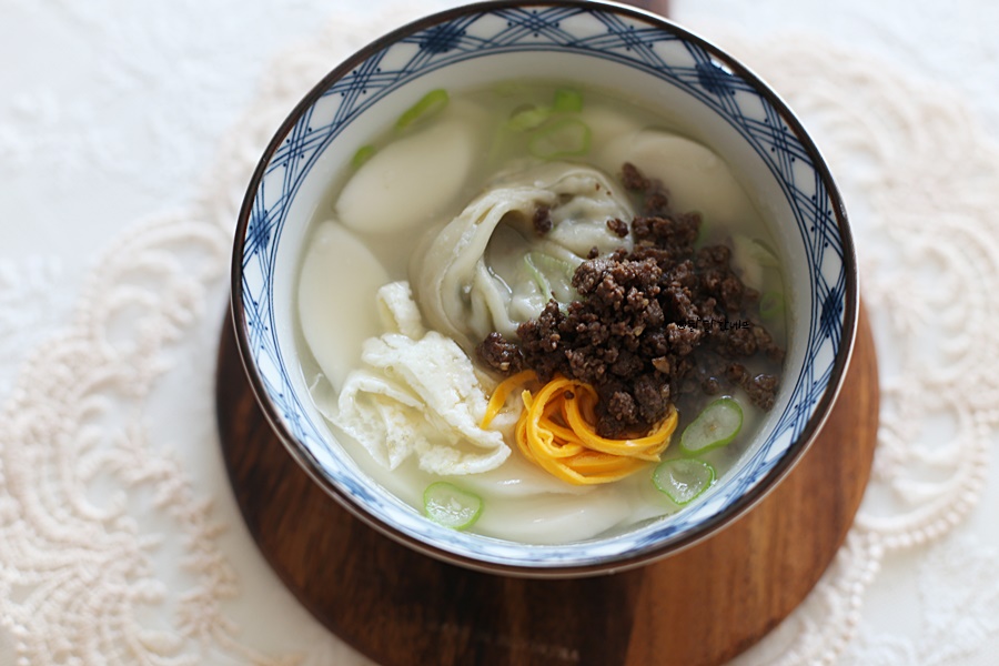 떡국 소고기 꾸미 만들기 소고기떡국 끓이는법 경상도식 17