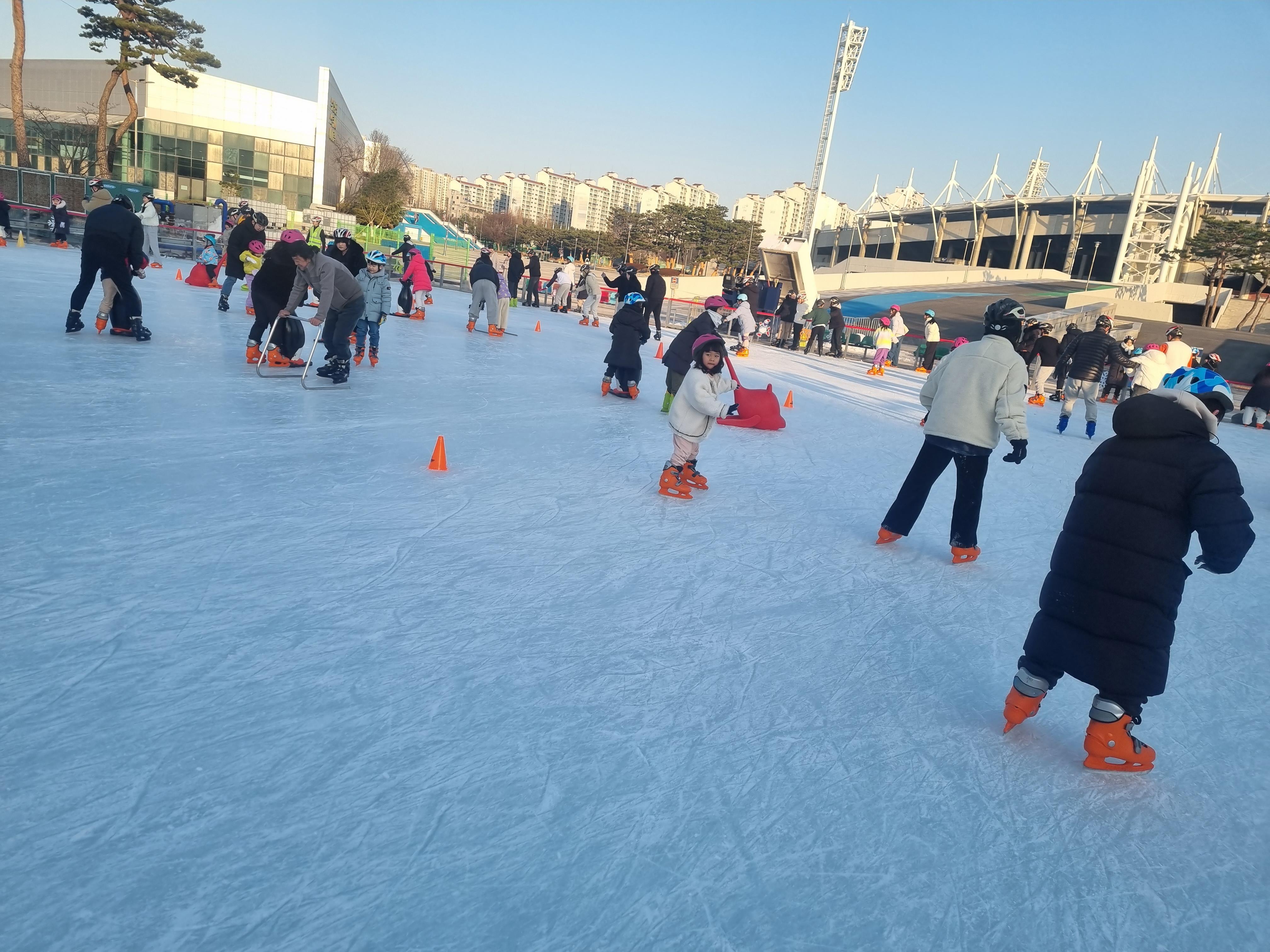천안 겨울 놀이터 무료 스케이트장