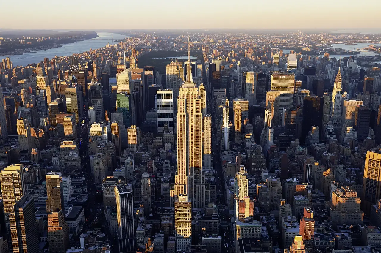 4위: 엠파이어 스테이트 빌딩 Empire State Building