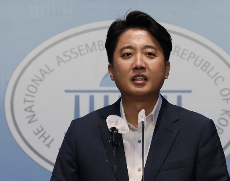 이준석