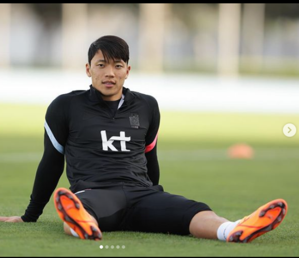  축구스타 황희찬 가수 데뷔 군대 연봉 주급 모쏠