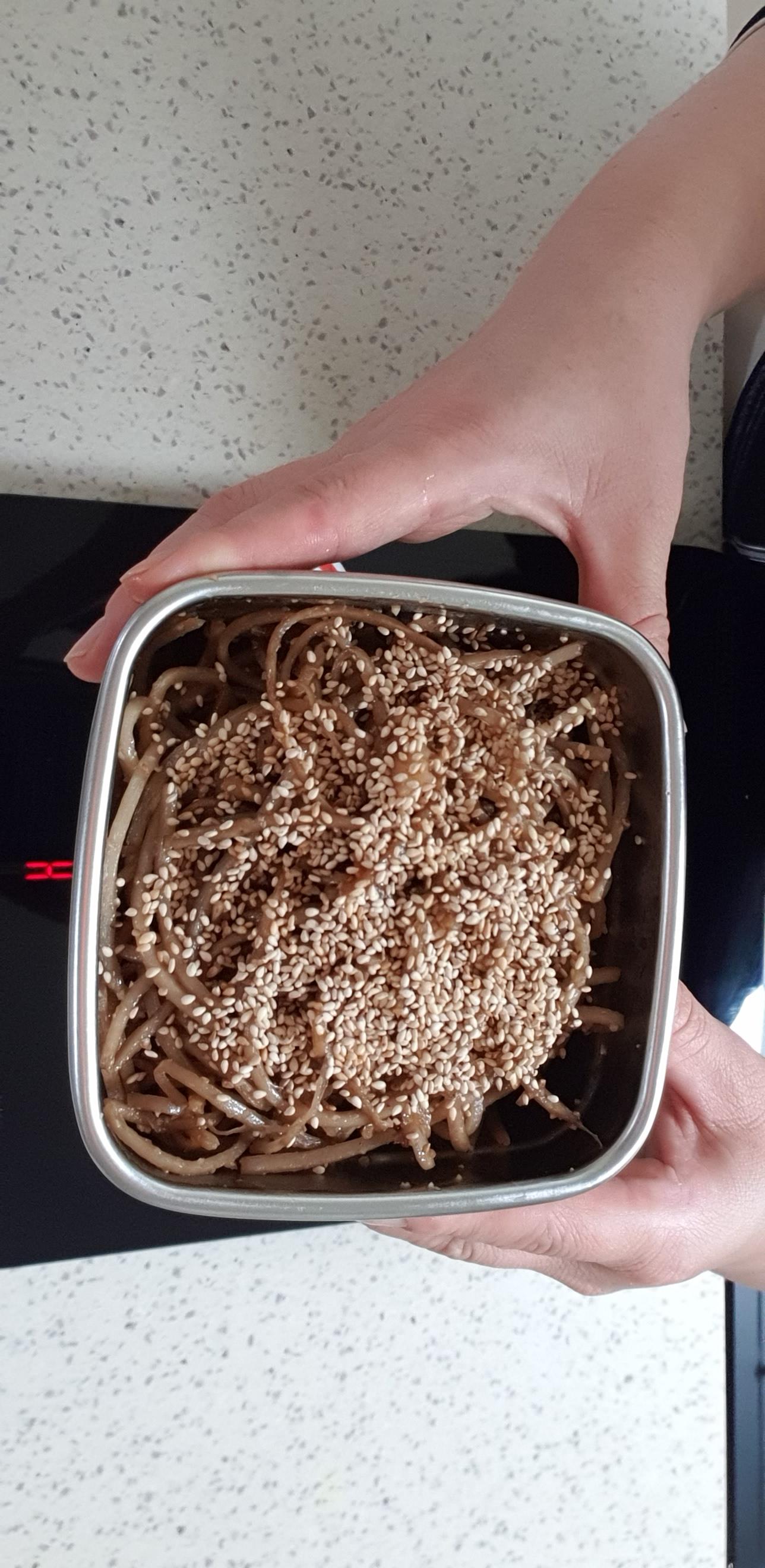 아삭한 식감이 좋은 우엉 조림