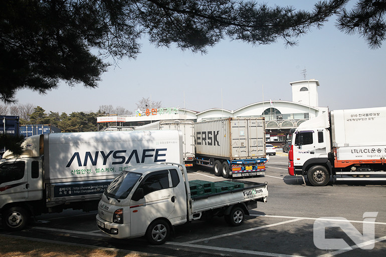  국토부, 화물차 휴게소 설치 조건 완화한다