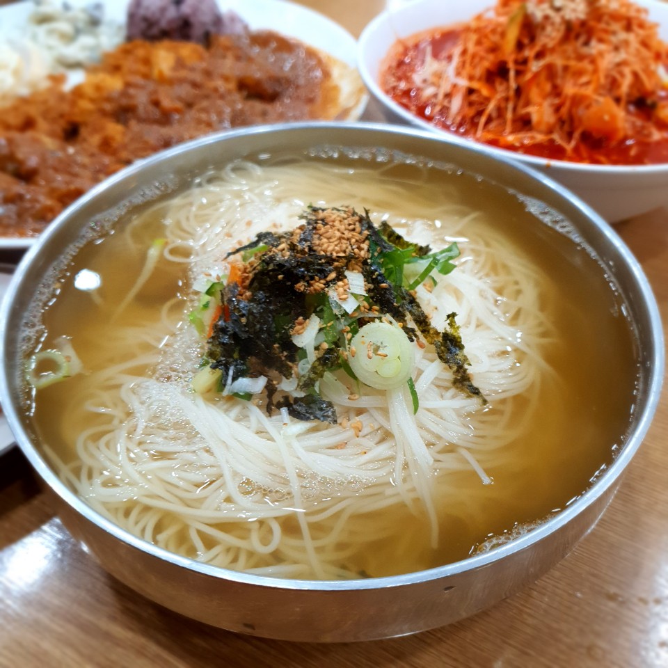 왕잔치국수 이미지