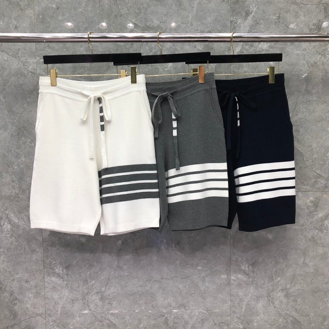  [THOM BROWNE] 톰브라운 컴팩트 더블 니트 코튼 사이드 벤트 4-바 스웨트쇼츠 MJQ093A03034415 (3 COLOR)