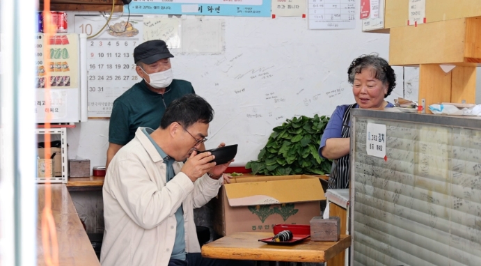 동네한바퀴-용산-아들에게물려받은어쩌다라면집