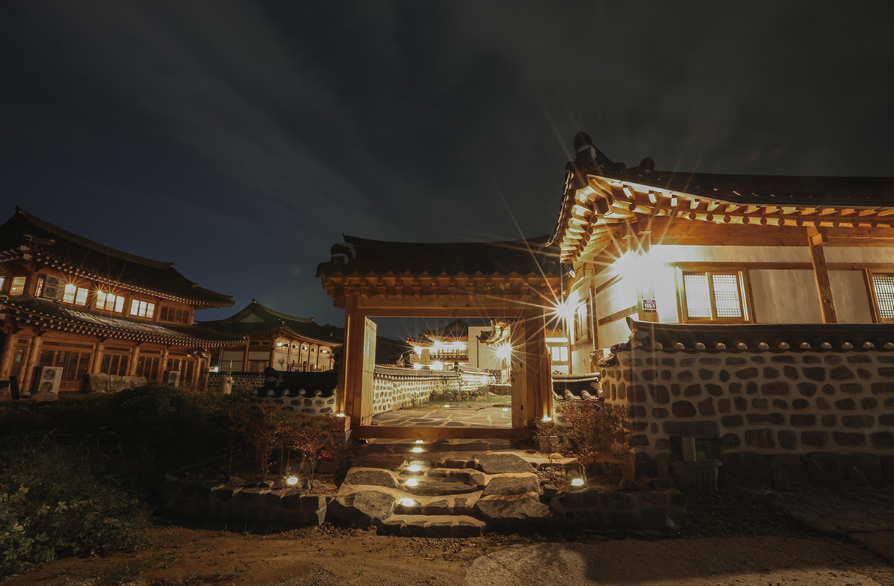 서동 선화한옥 출입구