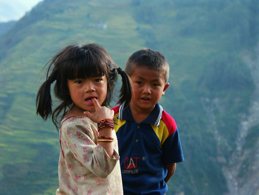 네팔-안나푸르나-트레킹-아이들