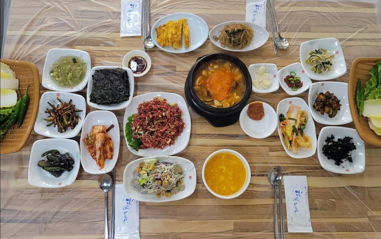 식객 허영만의 백반기행 300회 영원한 승부사 국수 조훈현의 목포 밥상 육회&middot;제육 가마솥백반 맛집 엄지가든