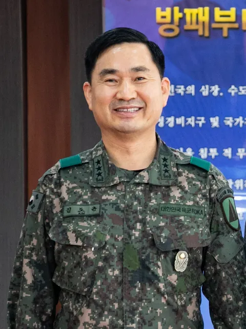 김도균 군사진