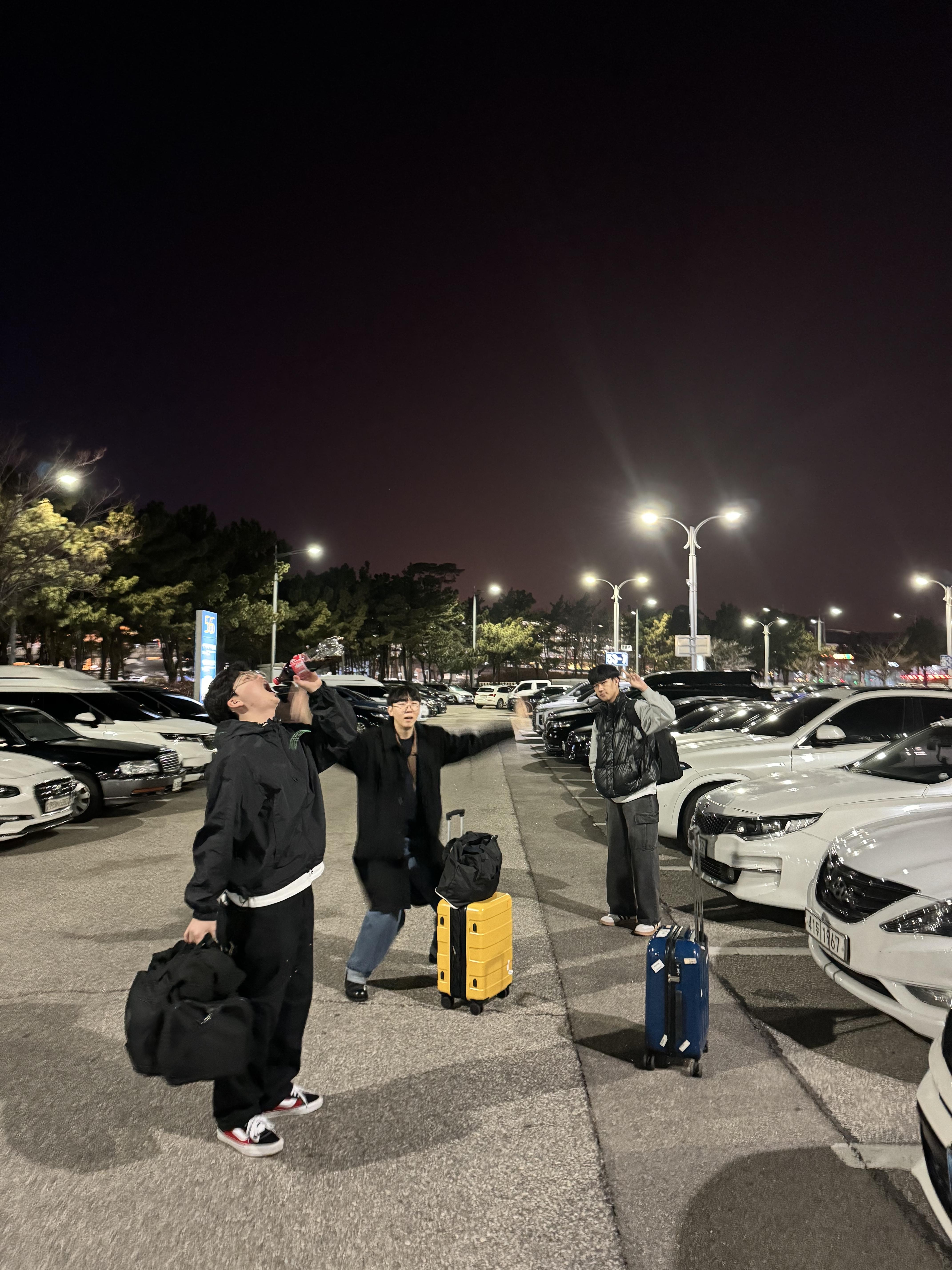 공항 주차장에서