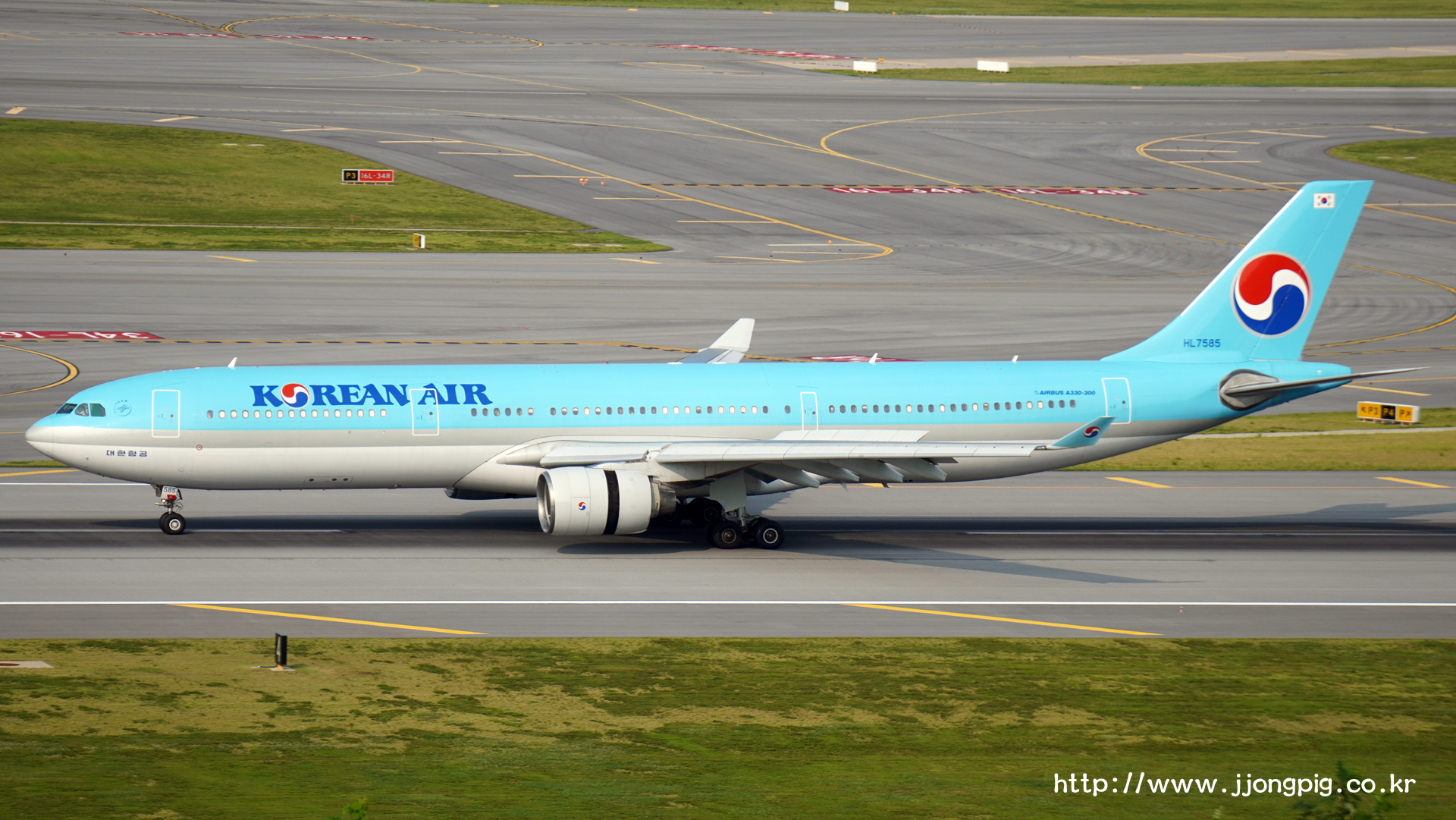 alt=&quot;Korean Air HL7585 Airbus A330-300