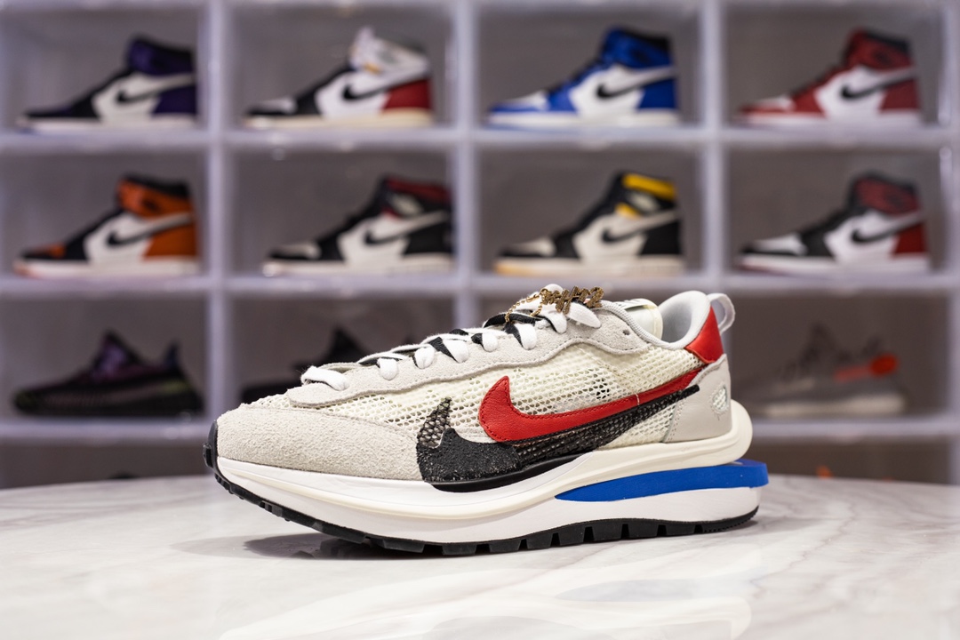  [NIKE x SACAI] 나이키 X 사카이 페가수스 베이퍼와플 로얄 푸시아 CV1363-100