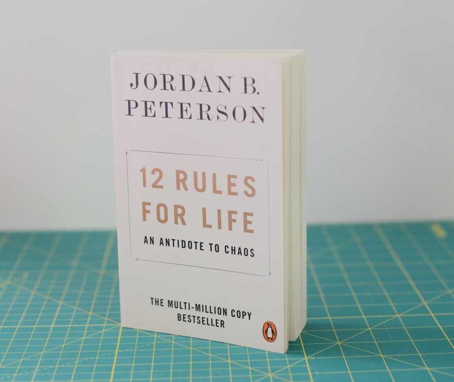 썸네일: 조던 피터슨의 12가지 인생의 법칙 책 외형