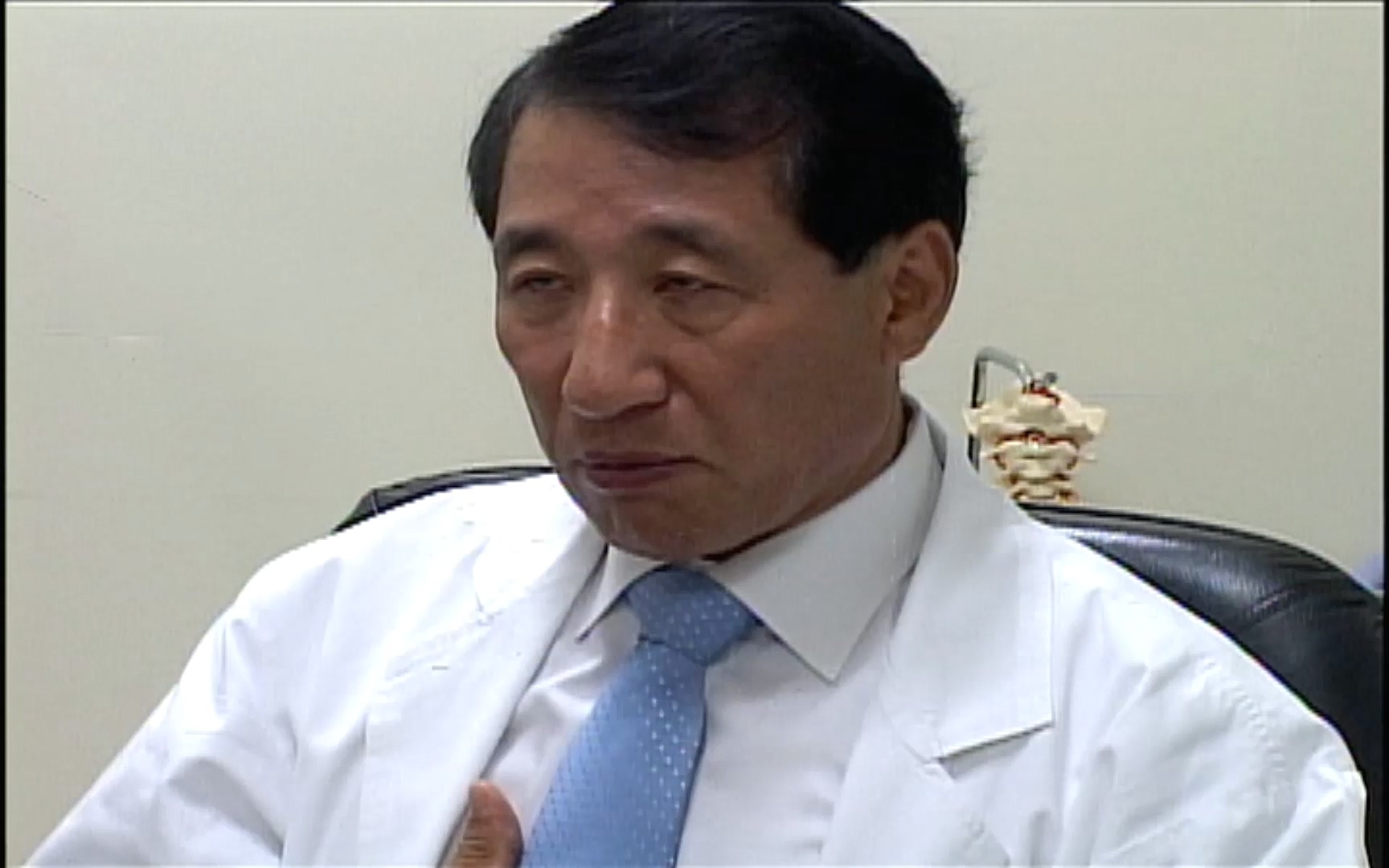 EBS 명의 헬스케어 - TV - 교육의 중심 EBS50대의 공포, 오십견 - 재활의학과 전문의 이강우 교수.mp4_20220913_202324.935.jpg