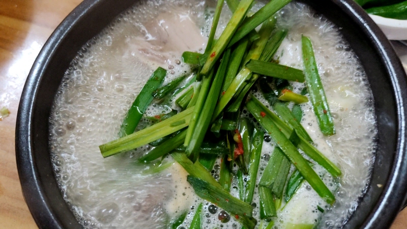  뜨끈한 돼지국밥이 생각날때, 충무로맛집/명동맛집 '부산돼지국밥'