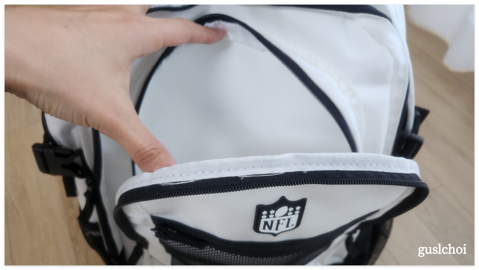 NFL 실드 메쉬 백팩 내부