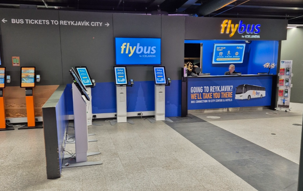 케플라비크 공항 내 flybus 창구