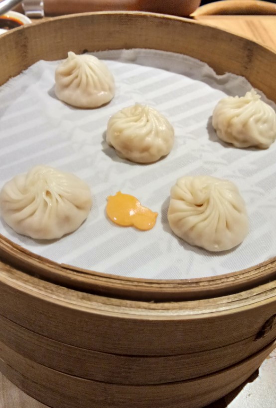 필리핀 맛집 딘타이펑 - 돼지고기 샤오룽바오