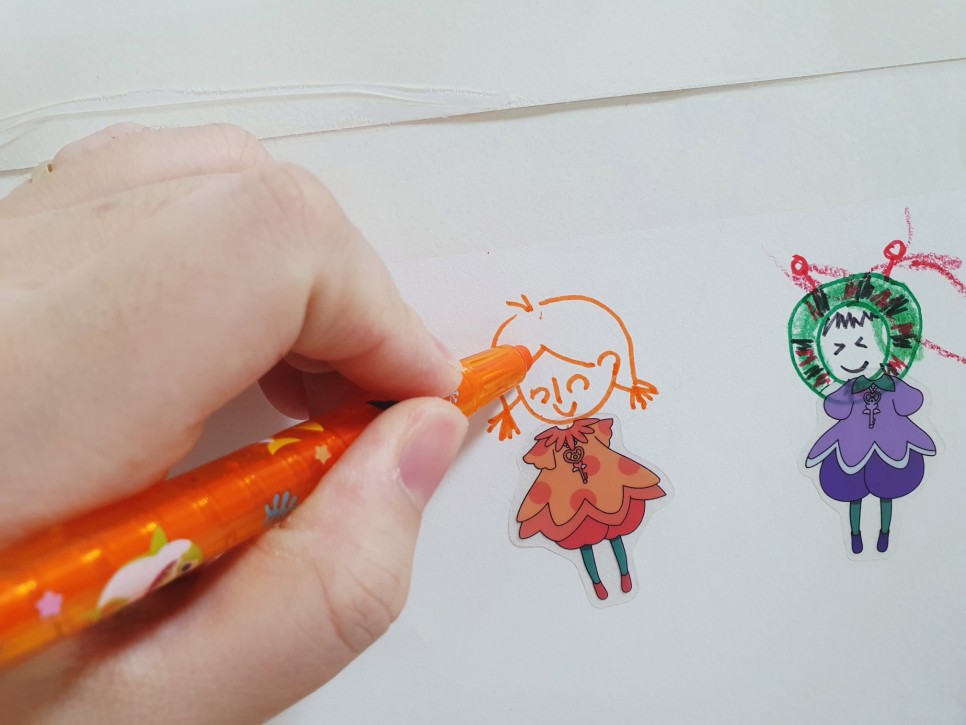 인형 옷 입히기 스티커 놀이 아기 스티커 코디북을 이용한 인형 4