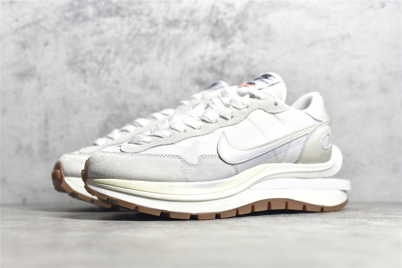  [NIKE x SACAI] SG 나이키 X 사카이 베이퍼와플 화이트 세일 WHITE SAIL DD1875-100