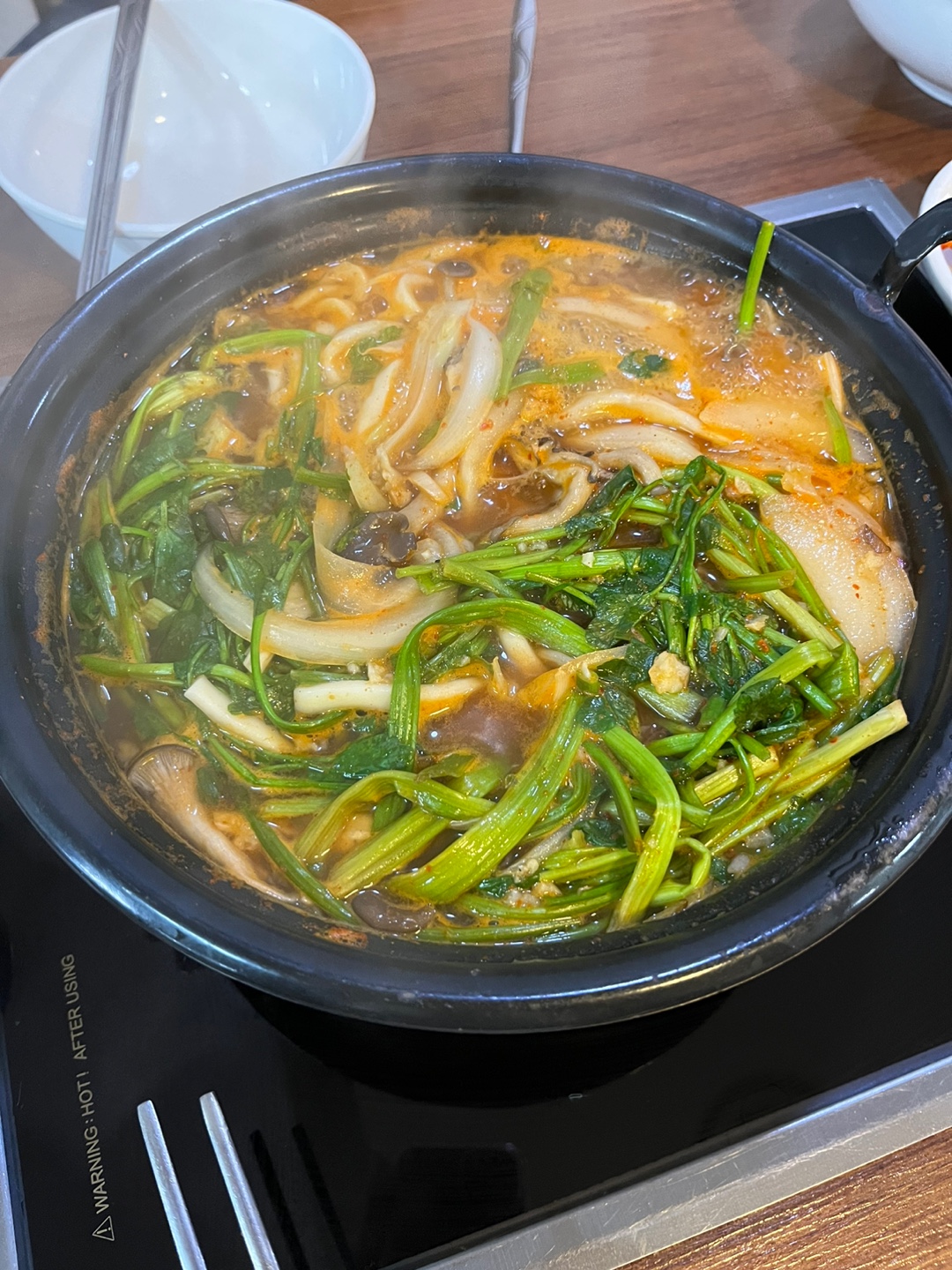  칼칼한 국물이 일품인 안국역 등촌 샤브 칼국수!