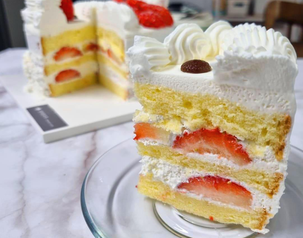목포 달다란오후 산타 딸기생크림 케이크 단면 사진