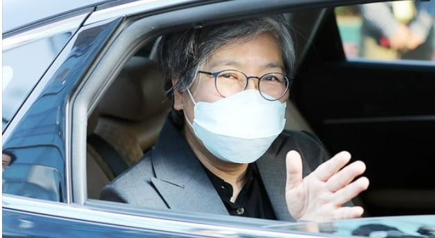  "정은경은 국민 죄인" ...방역책임자 4명 고소 당해