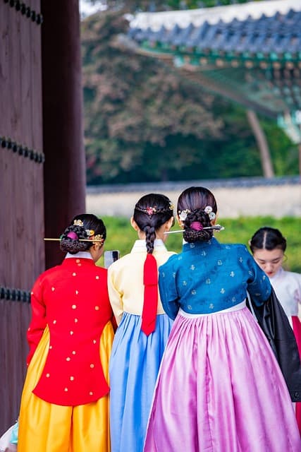 한복에서 한류 패션까지, 한국 패션의 변화 과정